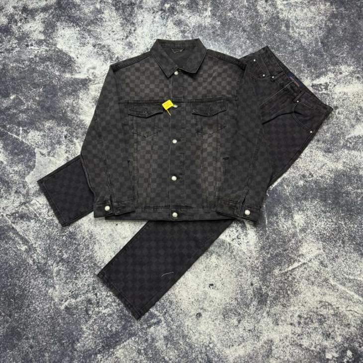 Picture of LV Sweater Suits _SKULVsz48-5230-36sytxH728H72941262